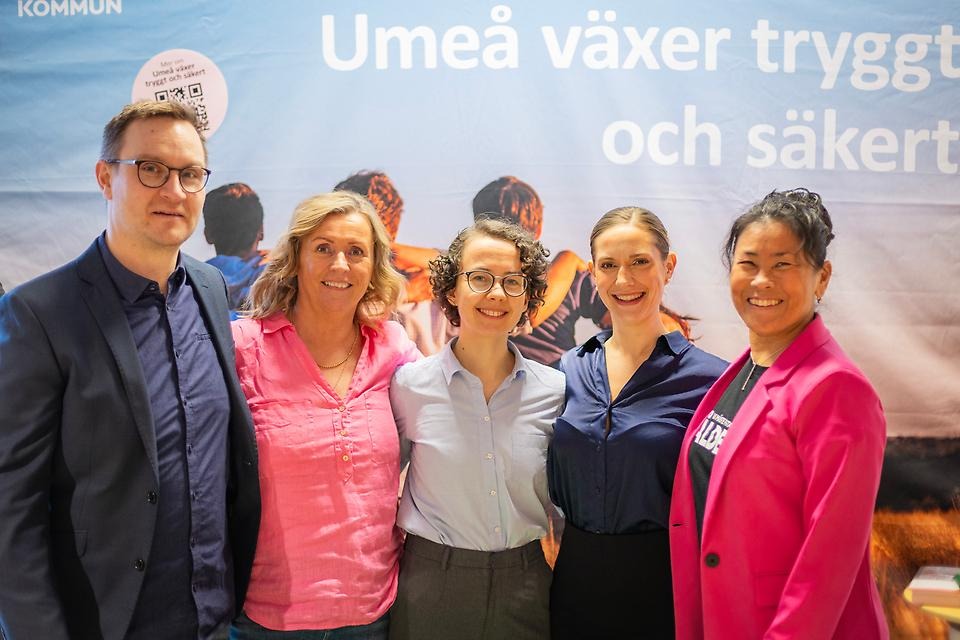 Umebrå-gänget: Seth Åberg, Ulrika Granskog, Cecilia Ravry och Frida Davidila, alla brottsförebyggande samordnare, samt Mia Han, Umebrås kommunikatör.