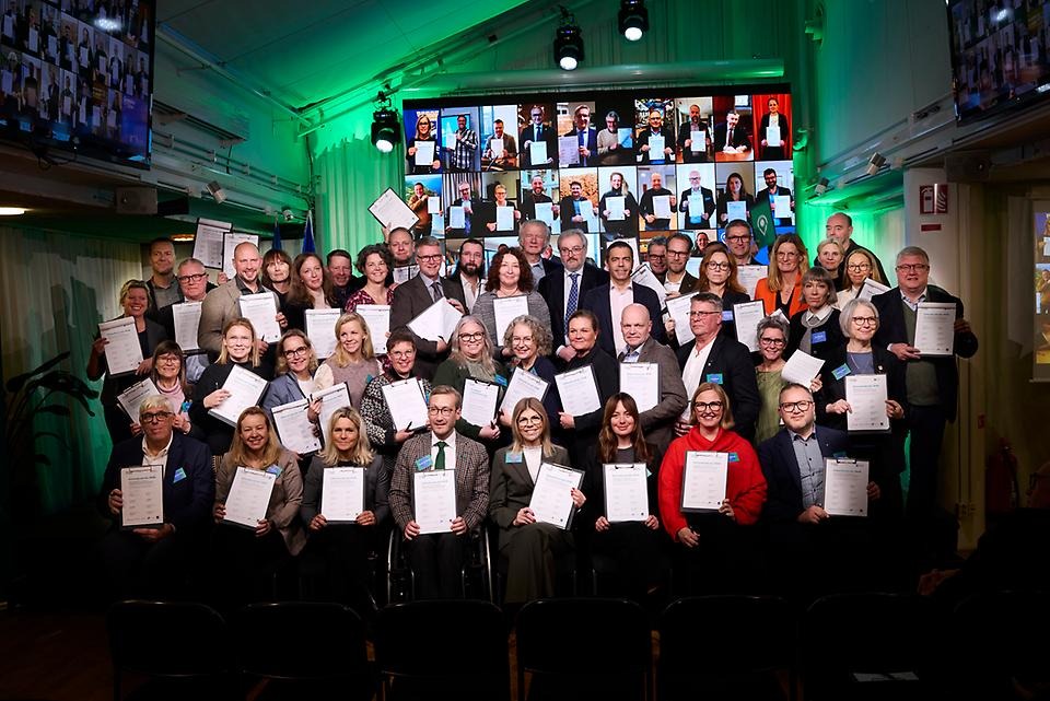 Ange alt-text; vad bilder föreställer.