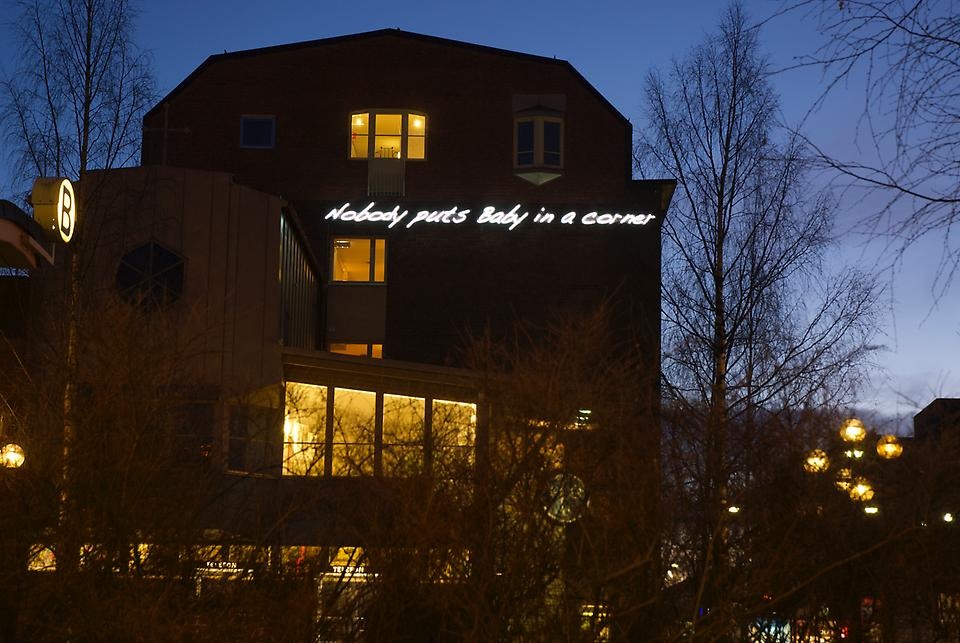 Ange alt-text; vad bilder föreställer.