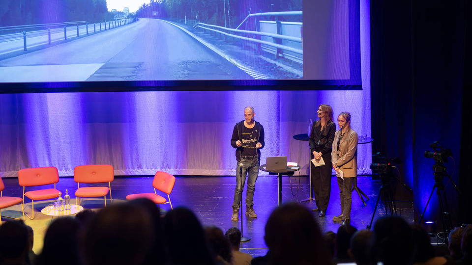 Ange alt-text; vad bilder föreställer.